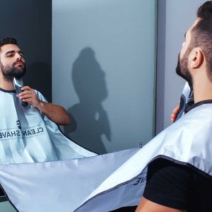 Clean Shave - Babero para Rasurar con Estuche de Viaje - SoyMacho.com